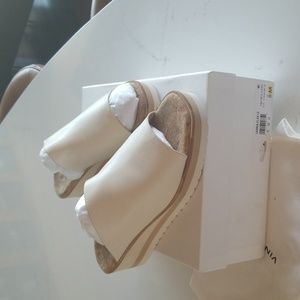 NIB Vince Sarria Women's Flax Leather Sandal Size 8 (MSRP $250) gentle worn